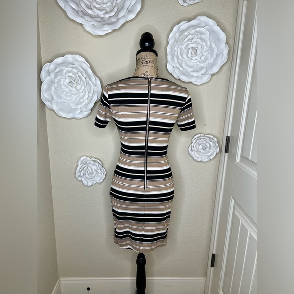 Tommy Hilfiger Black, White & Metallic Gold with Tan Striped Dress Size 2 - Picture 8 of 13